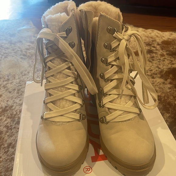 Booties. - Picture 2 of 5